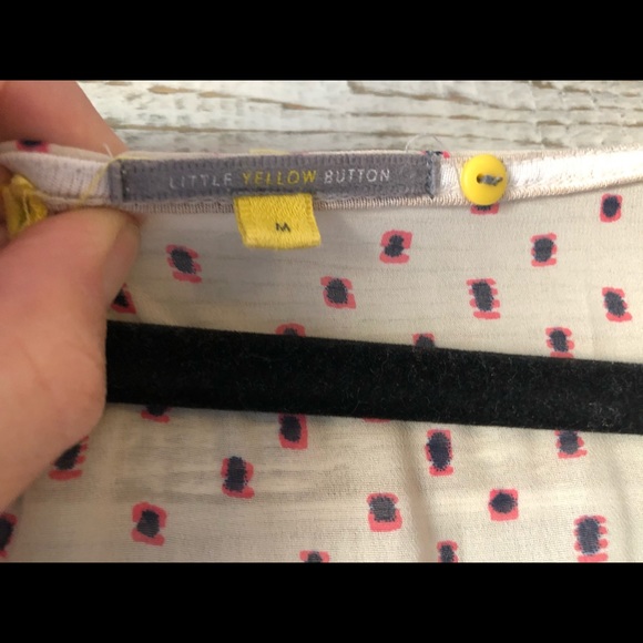 Little Yellow Button Blouse - Picture 3 of 4